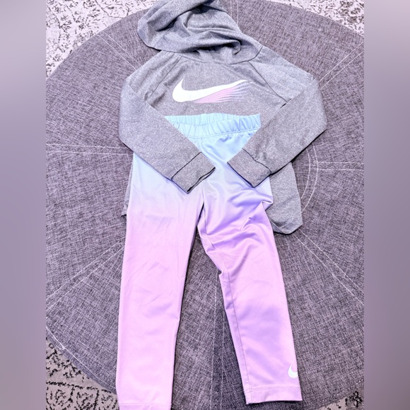 Girl’s Nike Heather Gray and Lavender Dri-FIT Top and Bottom Set - Picture 1 of 5